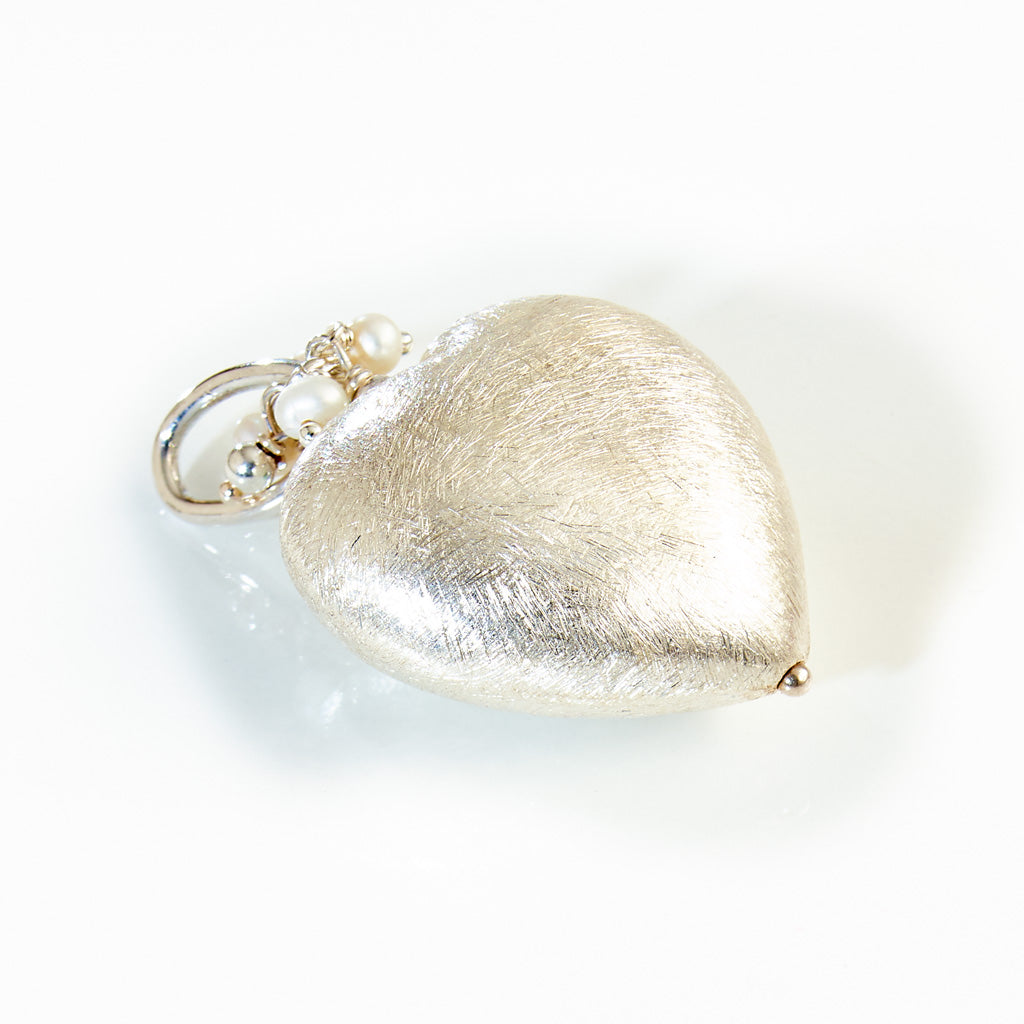 BRUSHED HEART POMPOM Anhänger