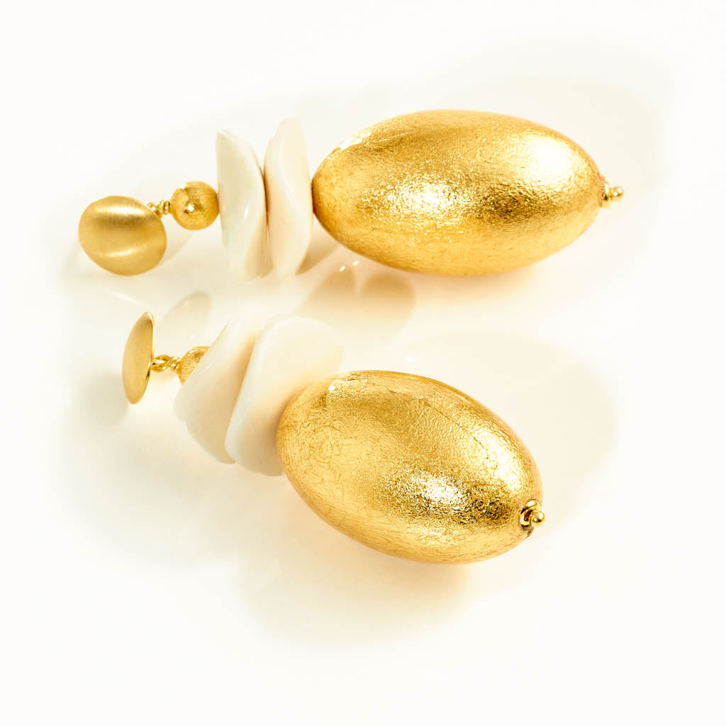 GOLD & BOLD Ohrstecker – Scheiben White Bone - Olive blattvergoldet