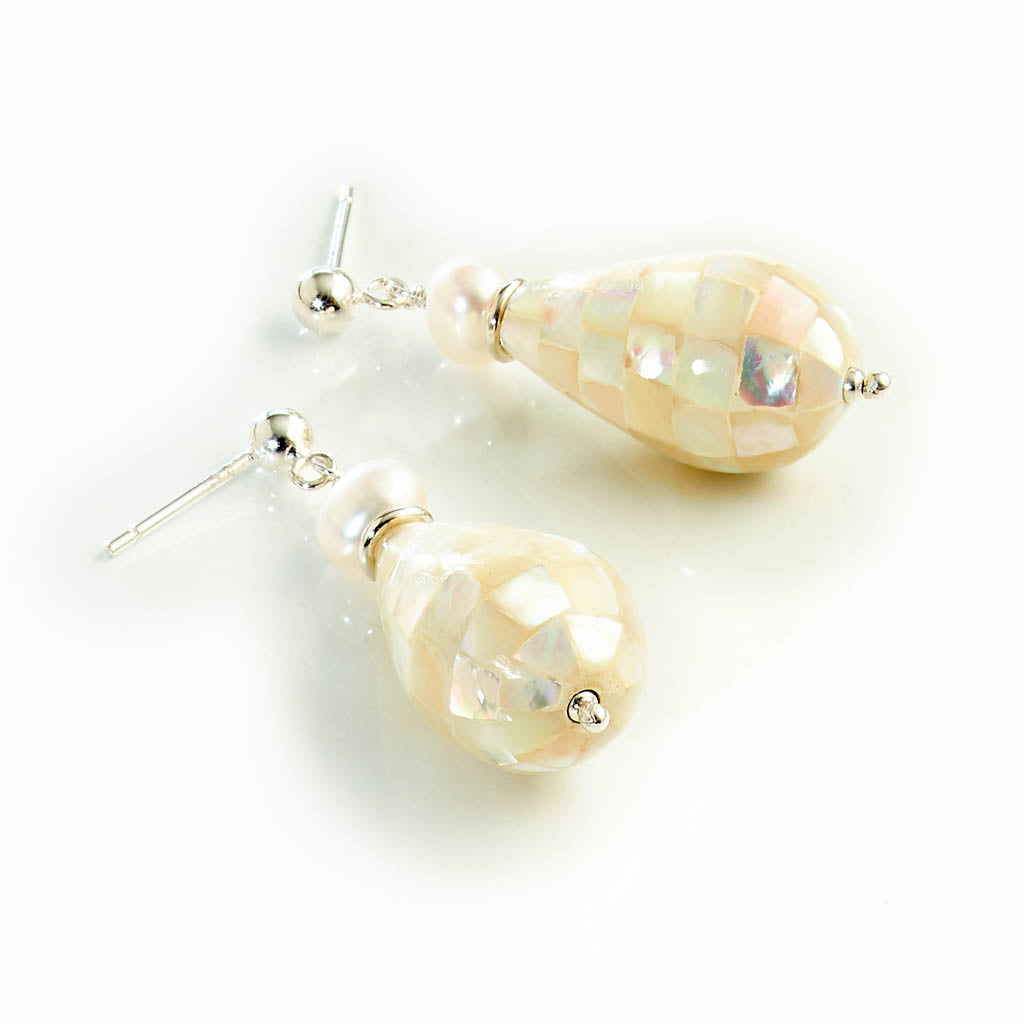 SNOWBALL Tropfen Ohrstecker