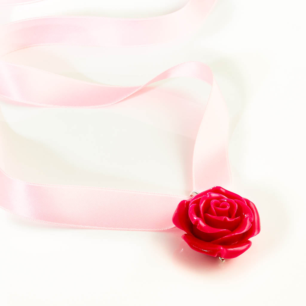 ROSEN Anhänger inklusive Satinband