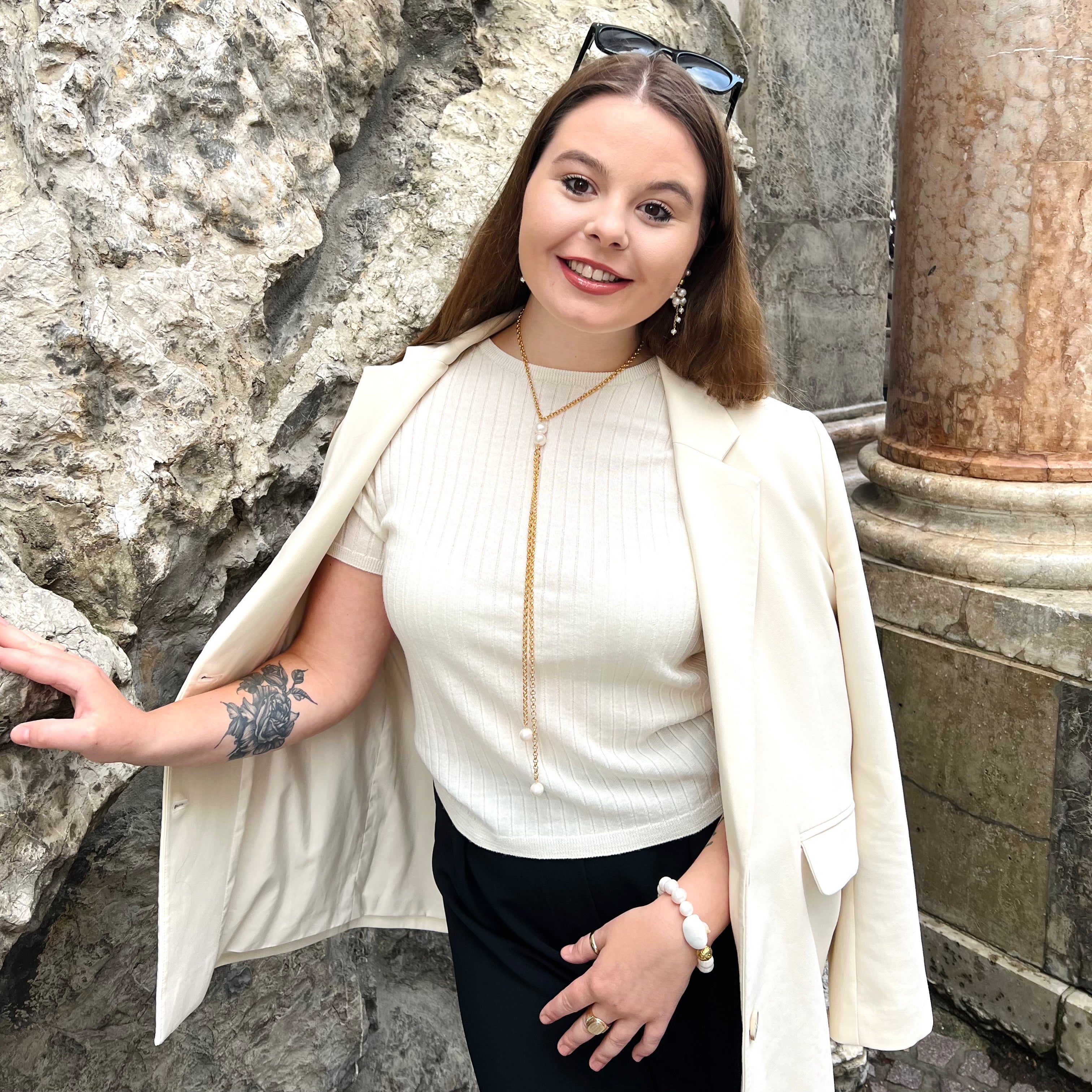 Antibes Kette – Lange Statement-Kette mit Farbedelsteinen vergoldet