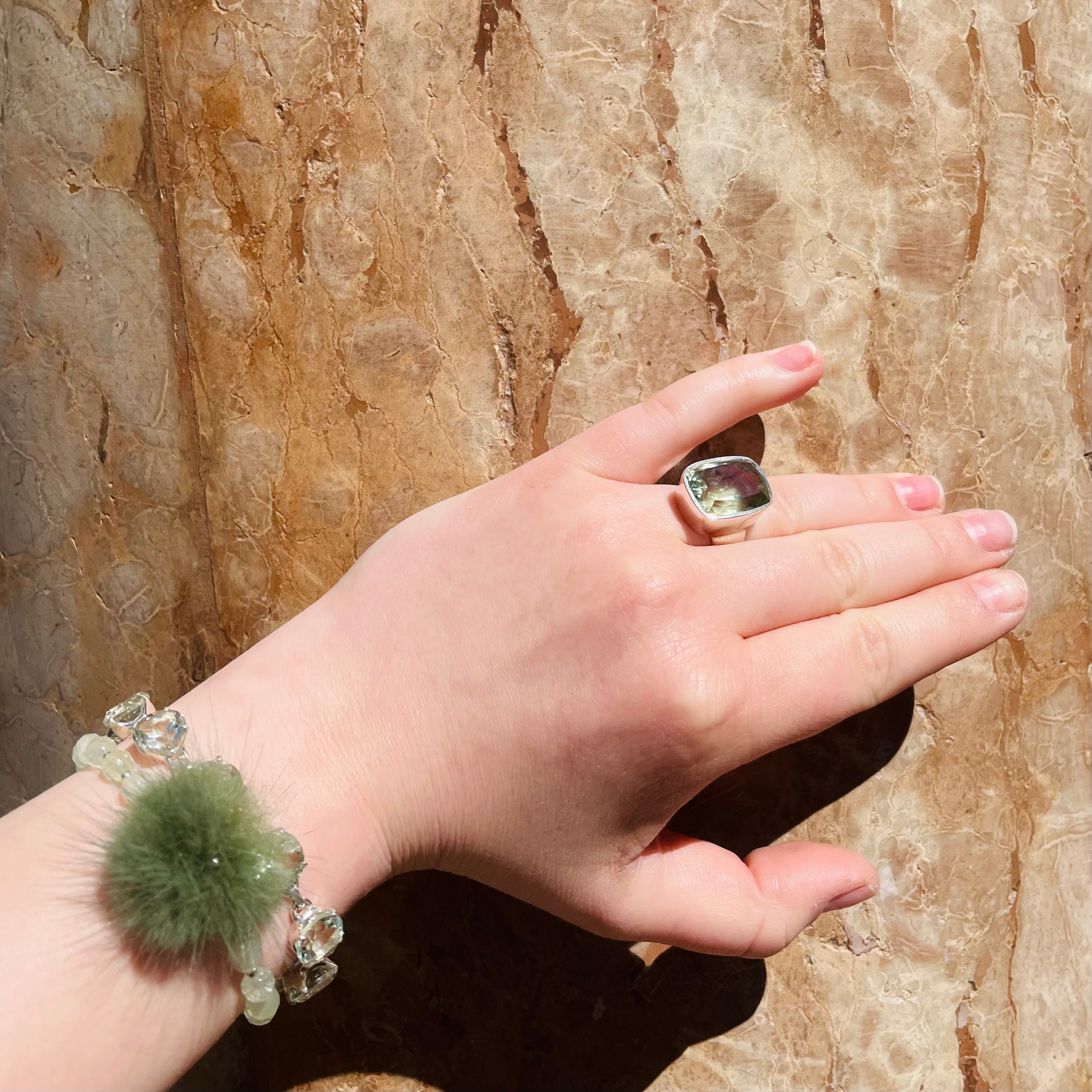 FLUFFY Deluxe Armband versilbert – stilvoll & verspielt