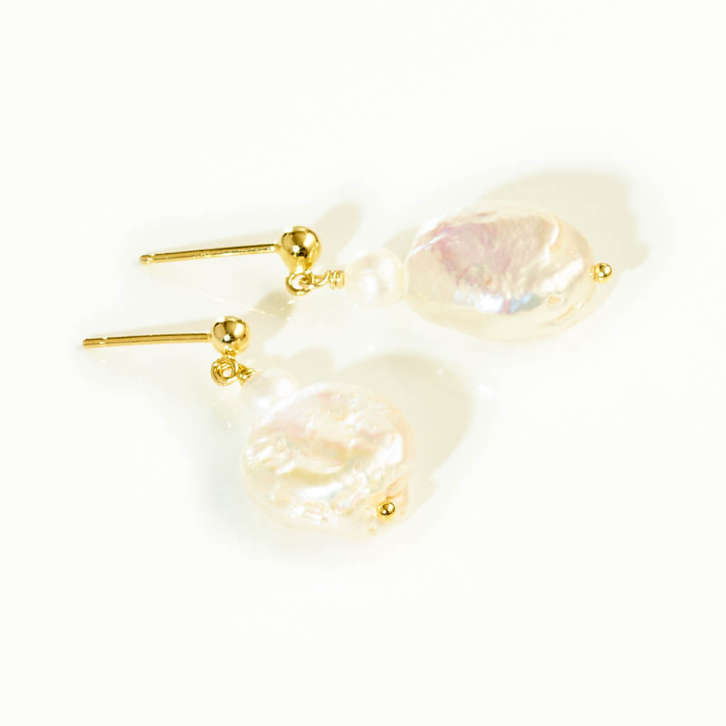 Ohrring "White Pearl Drop“  – schimmernde Süßwasserperlen