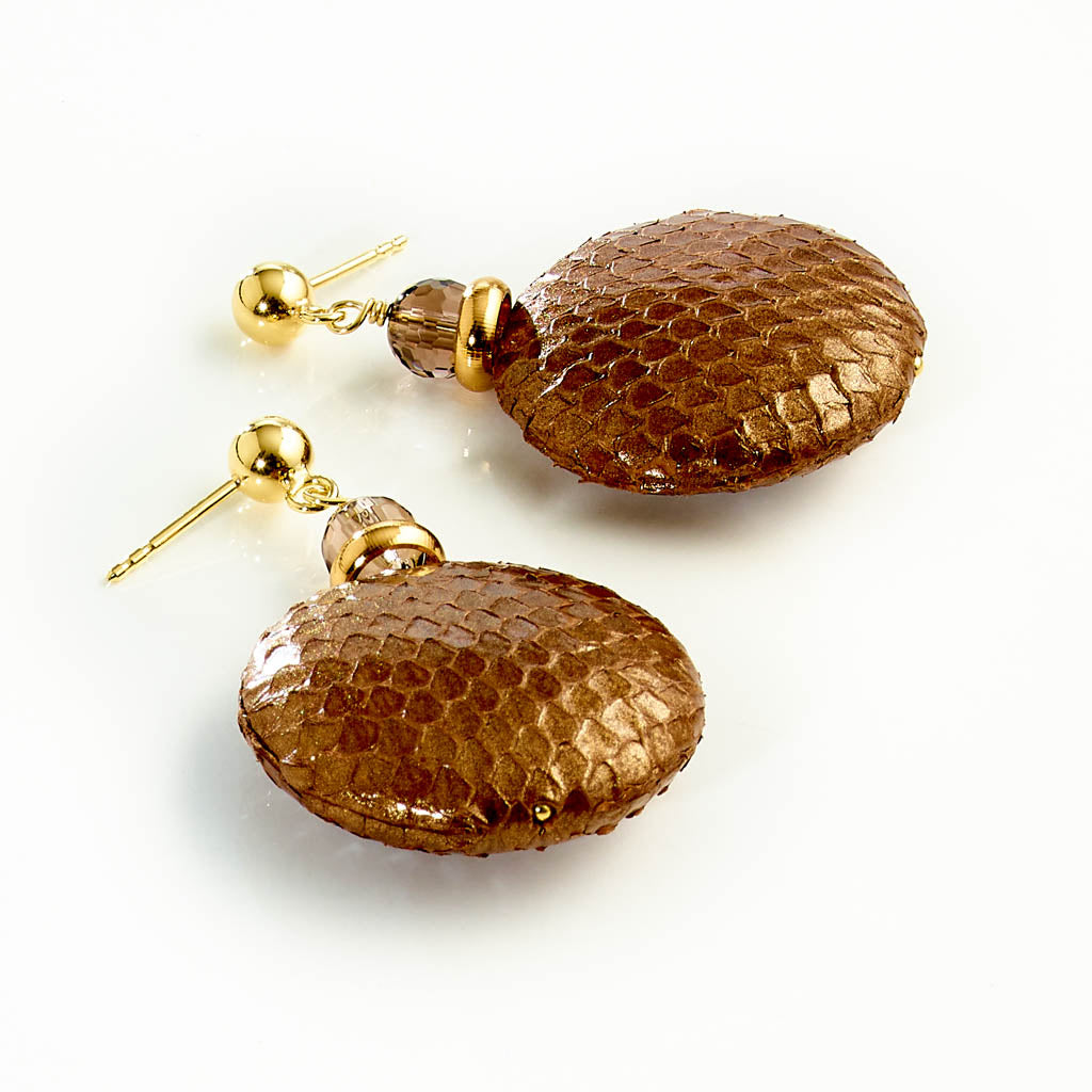 SINUOUS SNAKE Ohrstecker - metallic brown